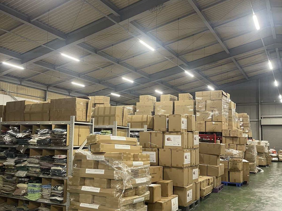 ZG海外仓仓库实拍——退货检品与翻新作业区，QC分拣暂存区